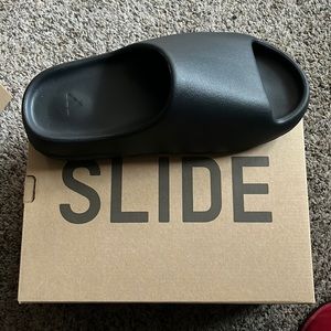 Yeezy slide sz 10 color Onyx
